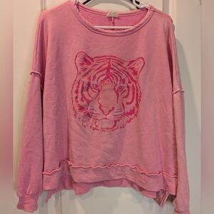 Peach Love California Pink Tiger Graphic Sweatshirt Raw Hem Size Small